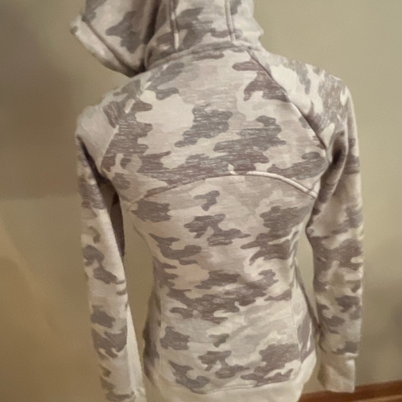 Women’s Athleta Size S (tall) Camo Zip up hoodie - Picture 3 of 7